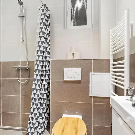 Center - Modern & Stylish Daire Bratislava