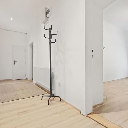 Daire Center - Modern & Stylish *