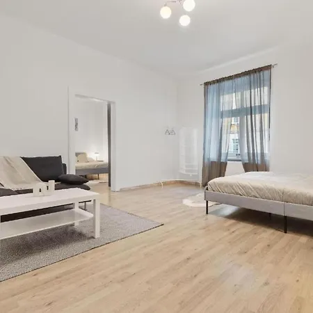 Center - Modern & Stylish Daire