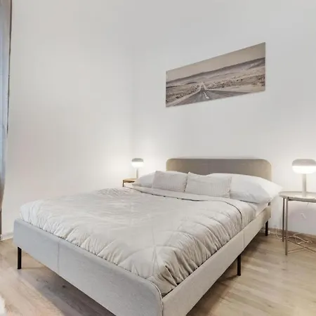 Center - Modern & Stylish Daire