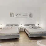 Center - Modern & Stylish