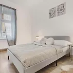 Center - Modern & Stylish